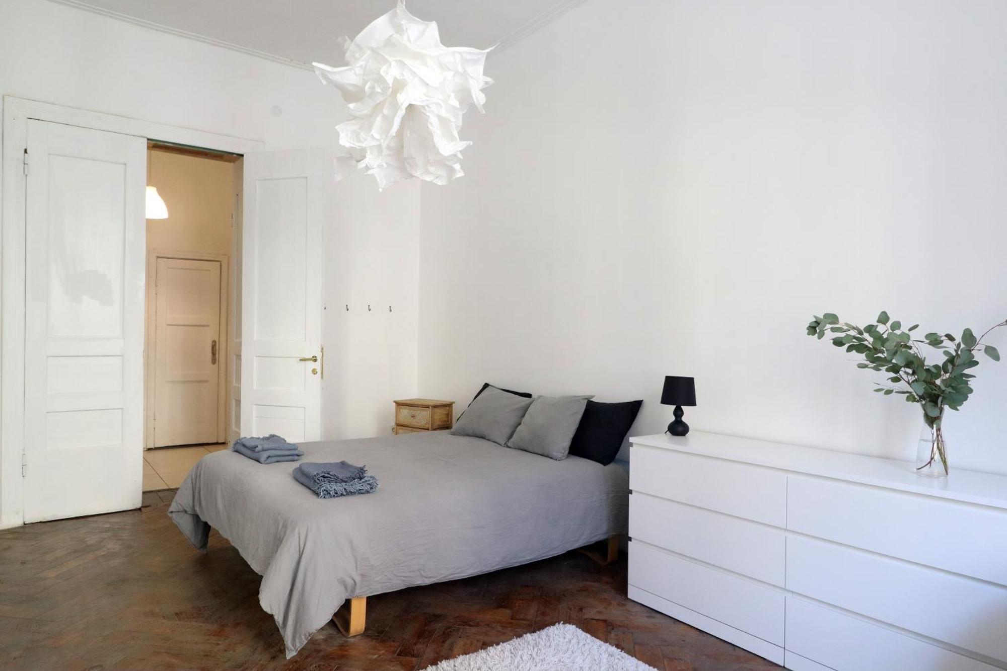 Spacious 3 In Art Nouveau District Апартамент