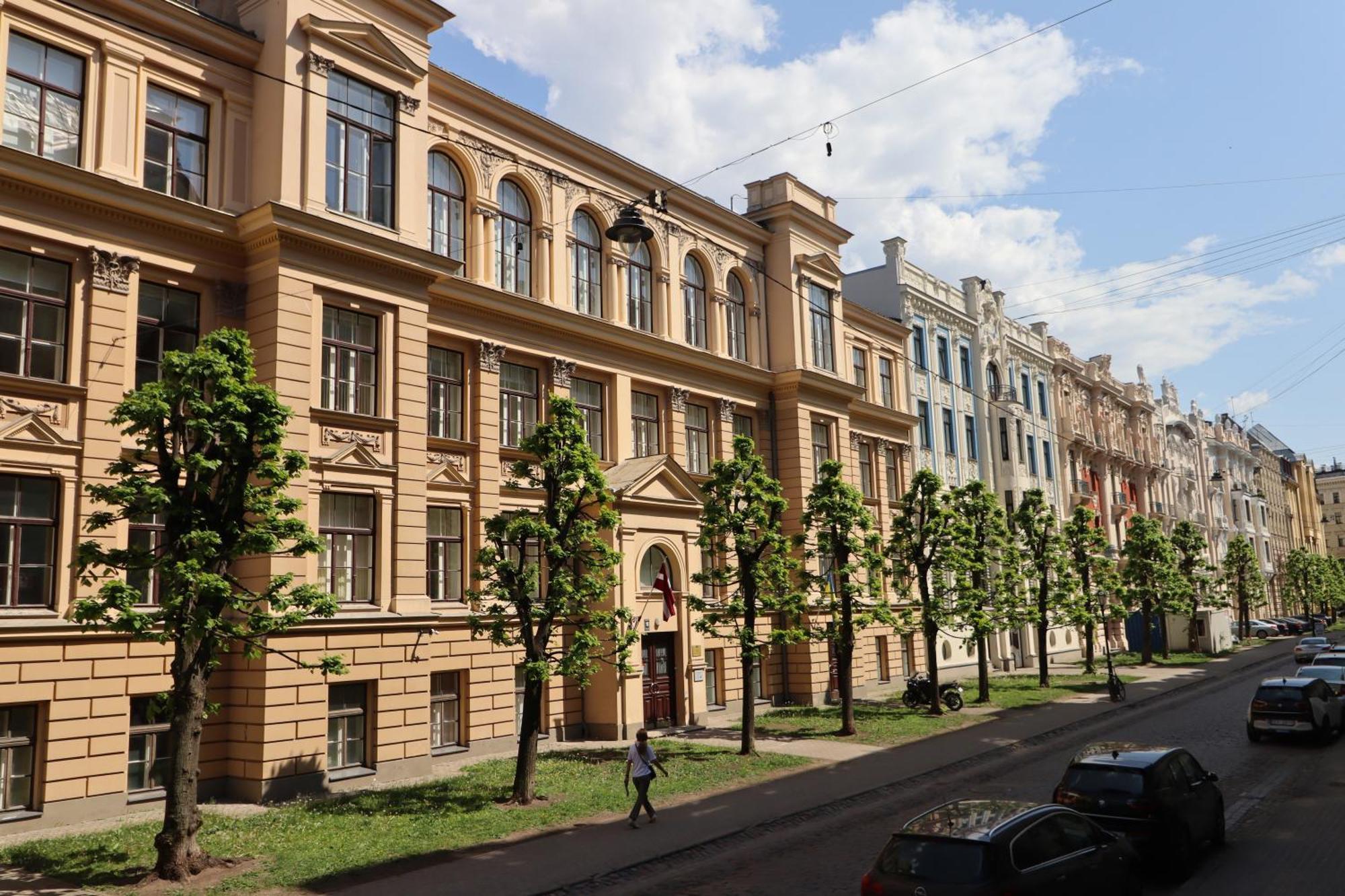 Апартамент Spacious 3 In Art Nouveau District *