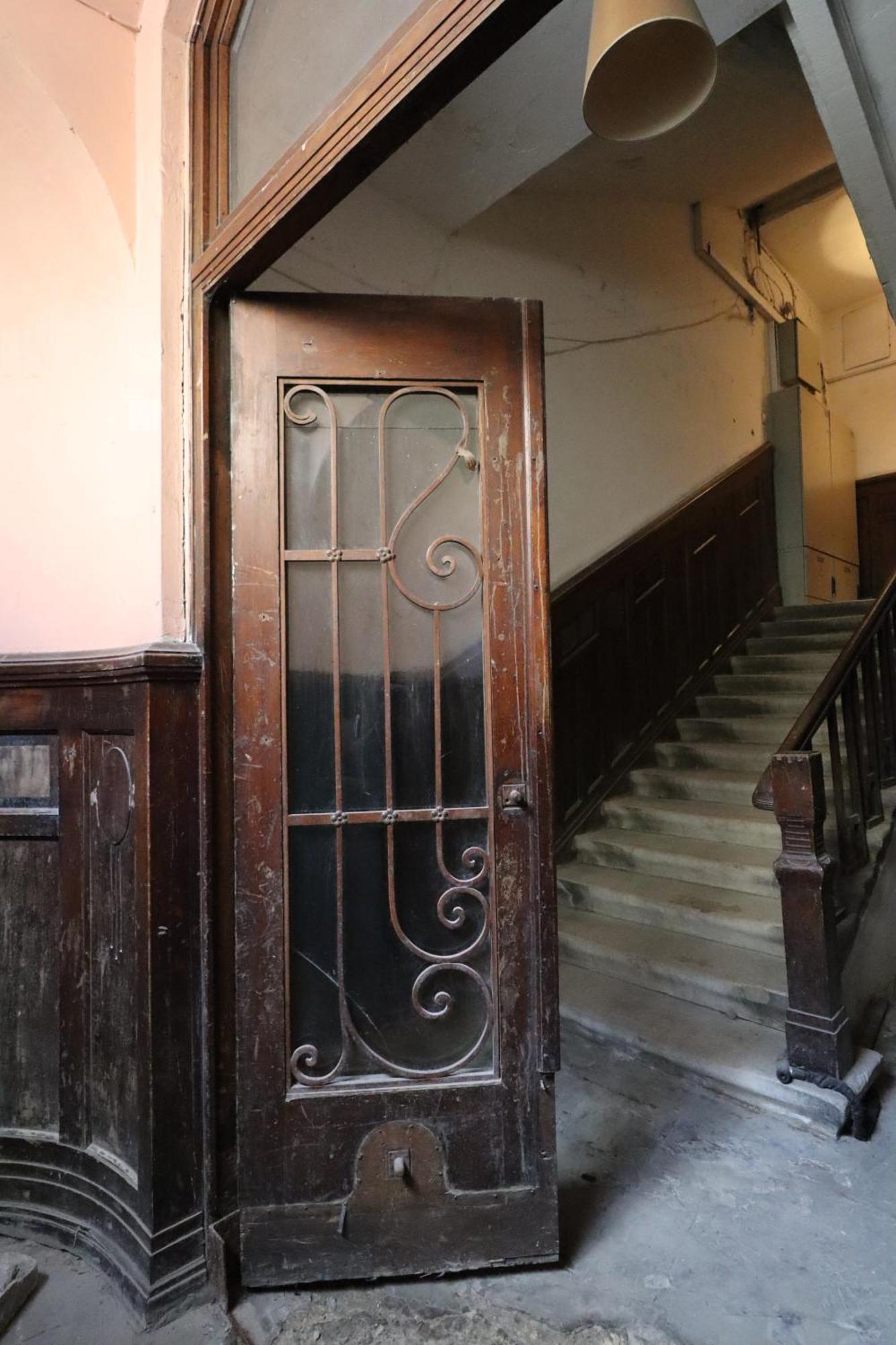Spacious 3 In Art Nouveau District Апартамент