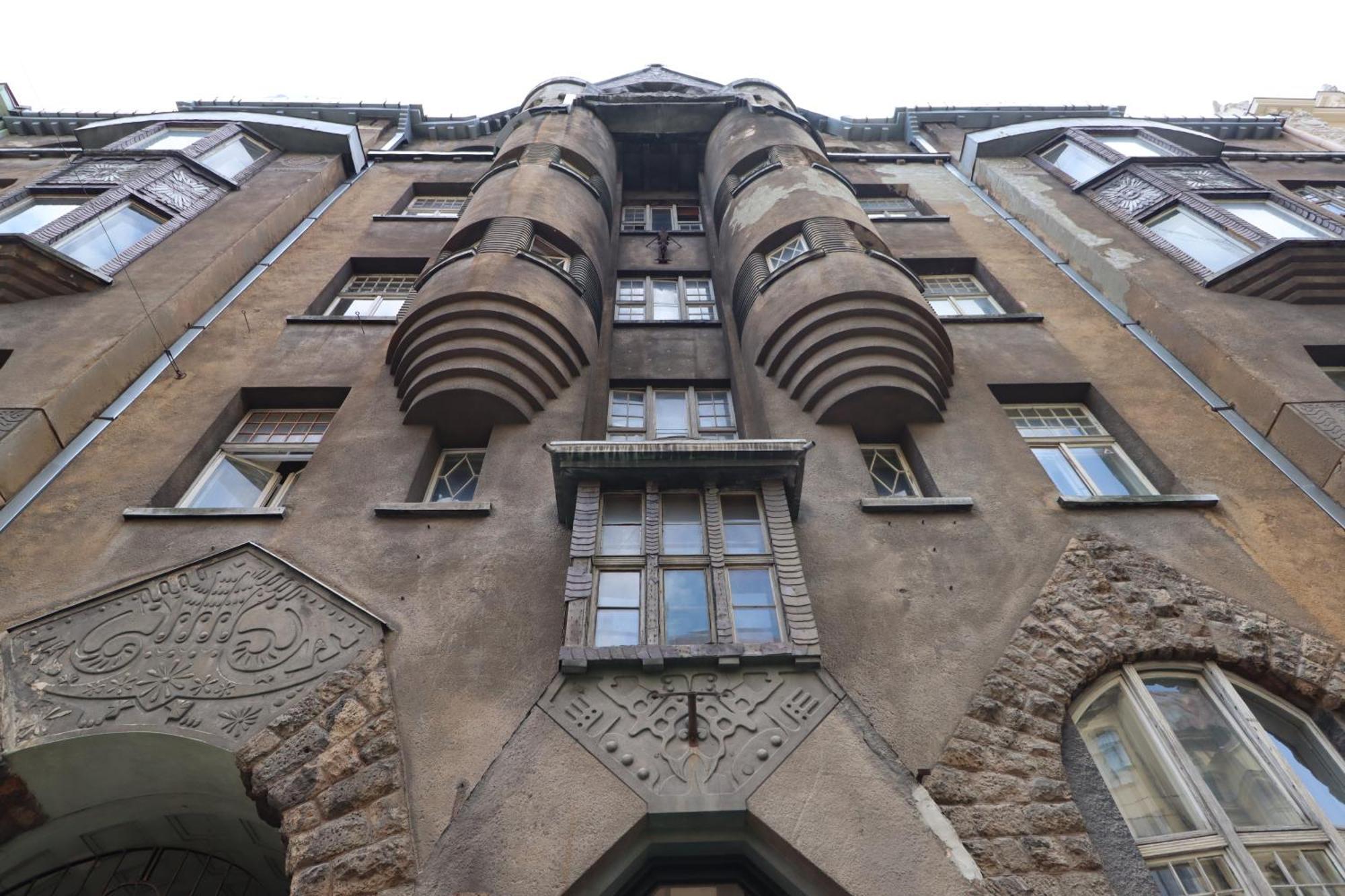 Spacious 3 In Art Nouveau District Апартамент